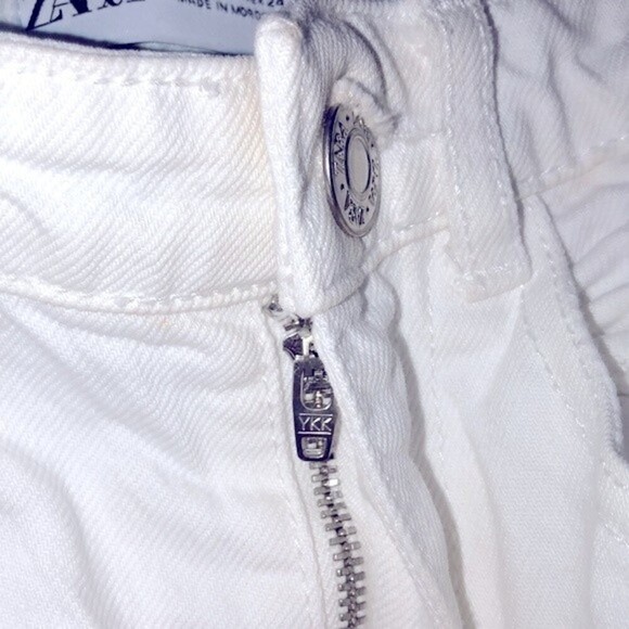 Zara bloggers favorite white high rise jeans with side leg cutout size 2 - Picture 13 of 16